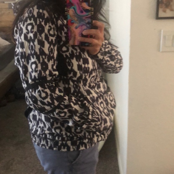 Lululemon - Picture 7 of 8